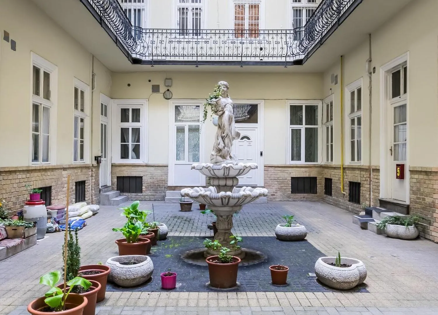 Cozy 2 Bedroom 2 Bathroom Apartment In The City Centre Budapest 0*,